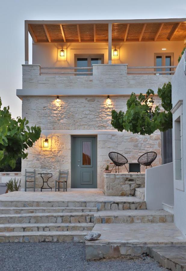 Amvikas Suites-Sitia Luaran gambar