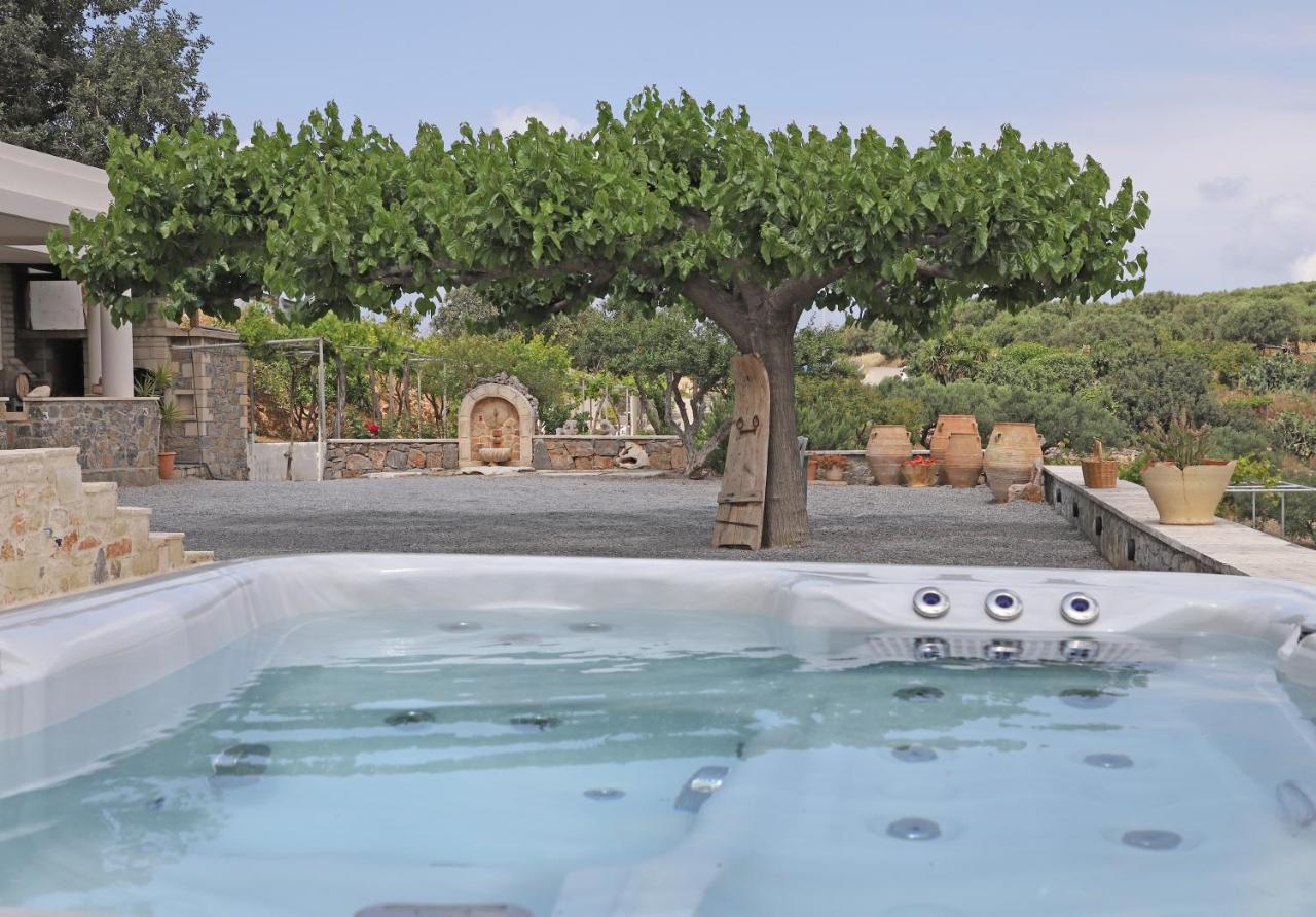 Amvikas Suites-Sitia Luaran gambar