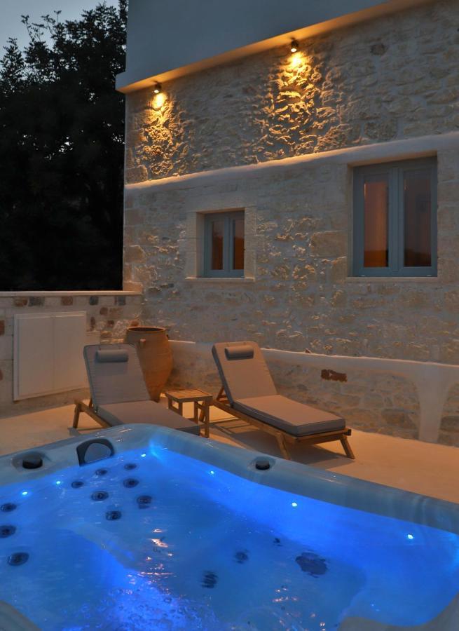 Amvikas Suites-Sitia Luaran gambar