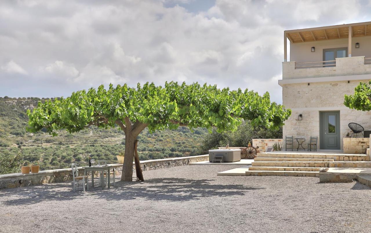 Amvikas Suites-Sitia Luaran gambar