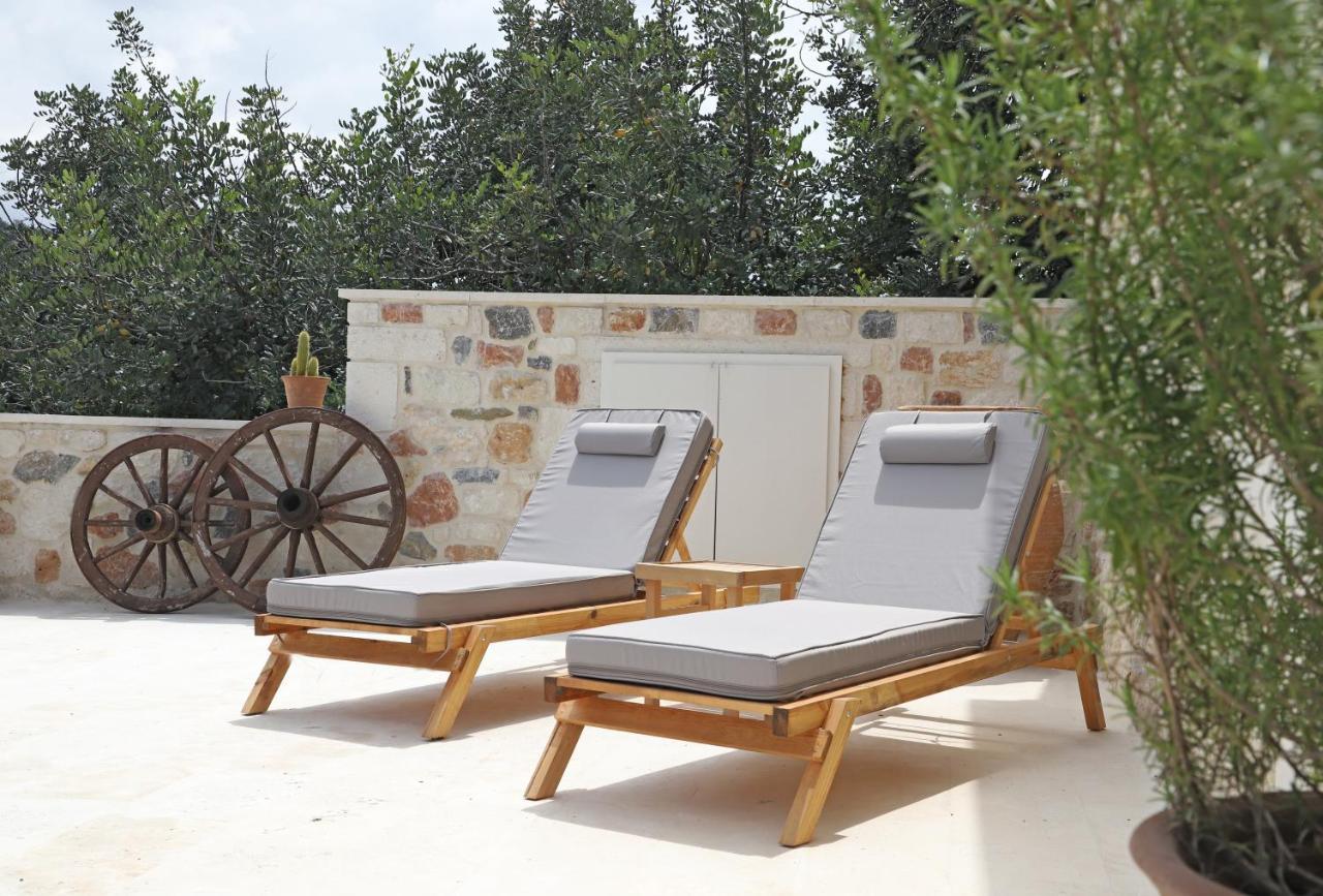 Amvikas Suites-Sitia Luaran gambar