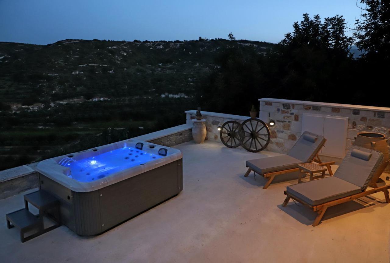 Amvikas Suites-Sitia Luaran gambar