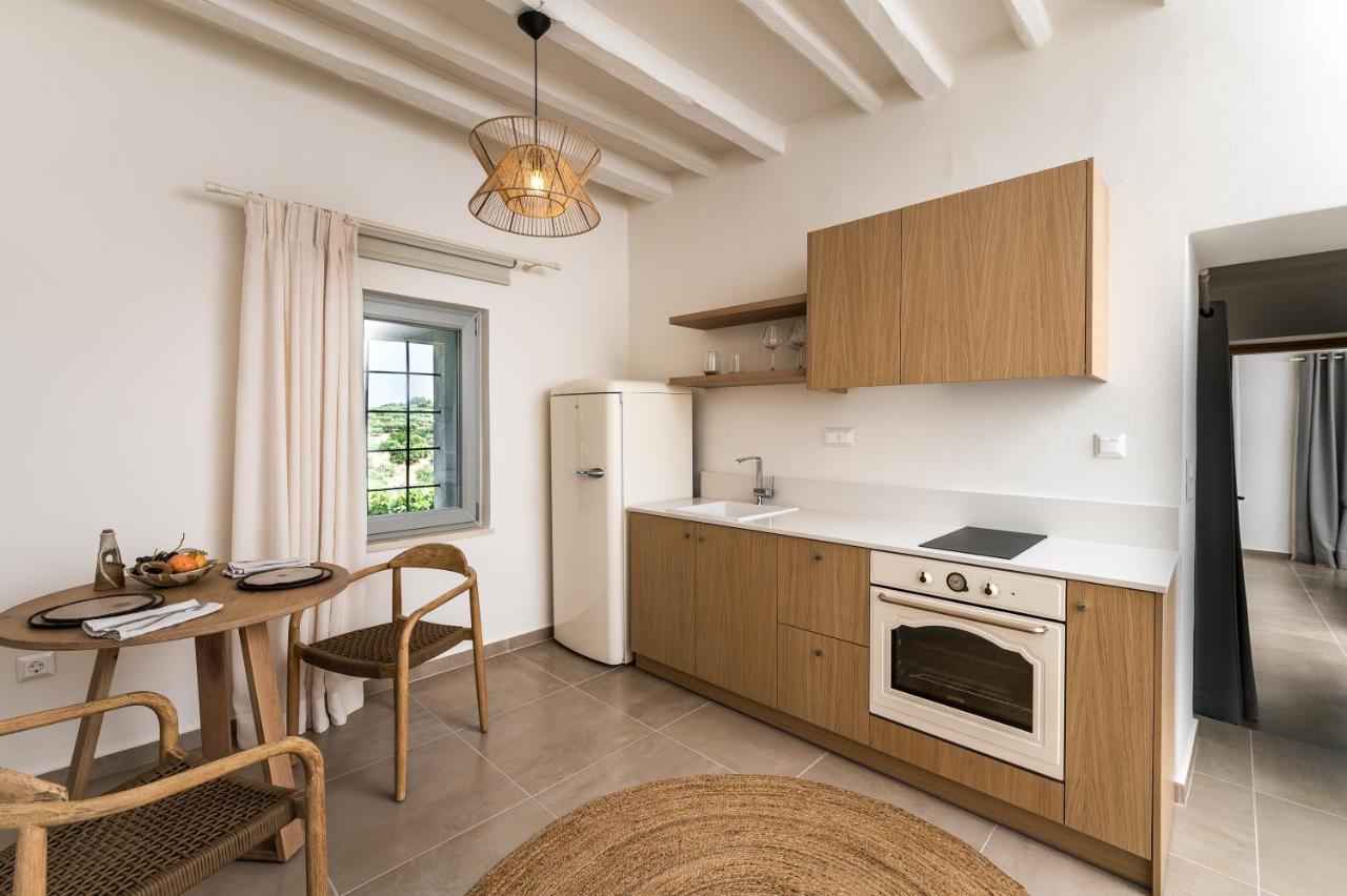 Amvikas Suites-Sitia Luaran gambar