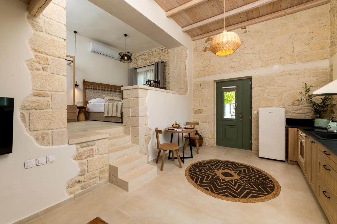 Amvikas Suites-Sitia Luaran gambar