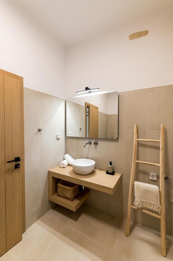 Amvikas Suites-Sitia Luaran gambar