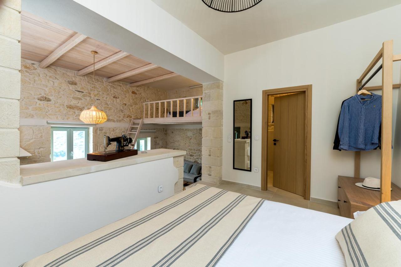 Amvikas Suites-Sitia Luaran gambar