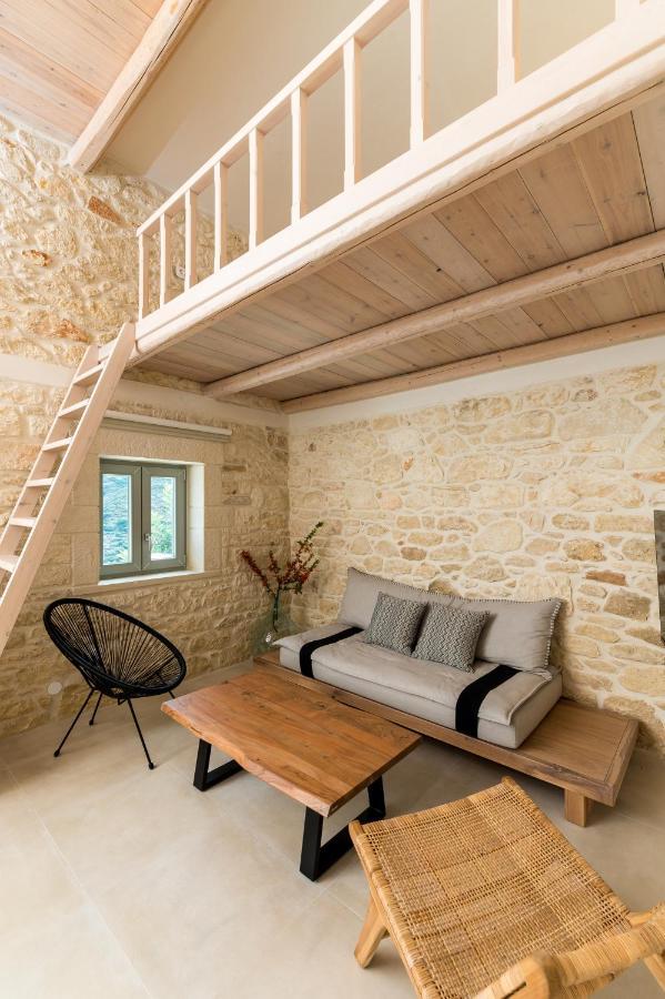Amvikas Suites-Sitia Luaran gambar