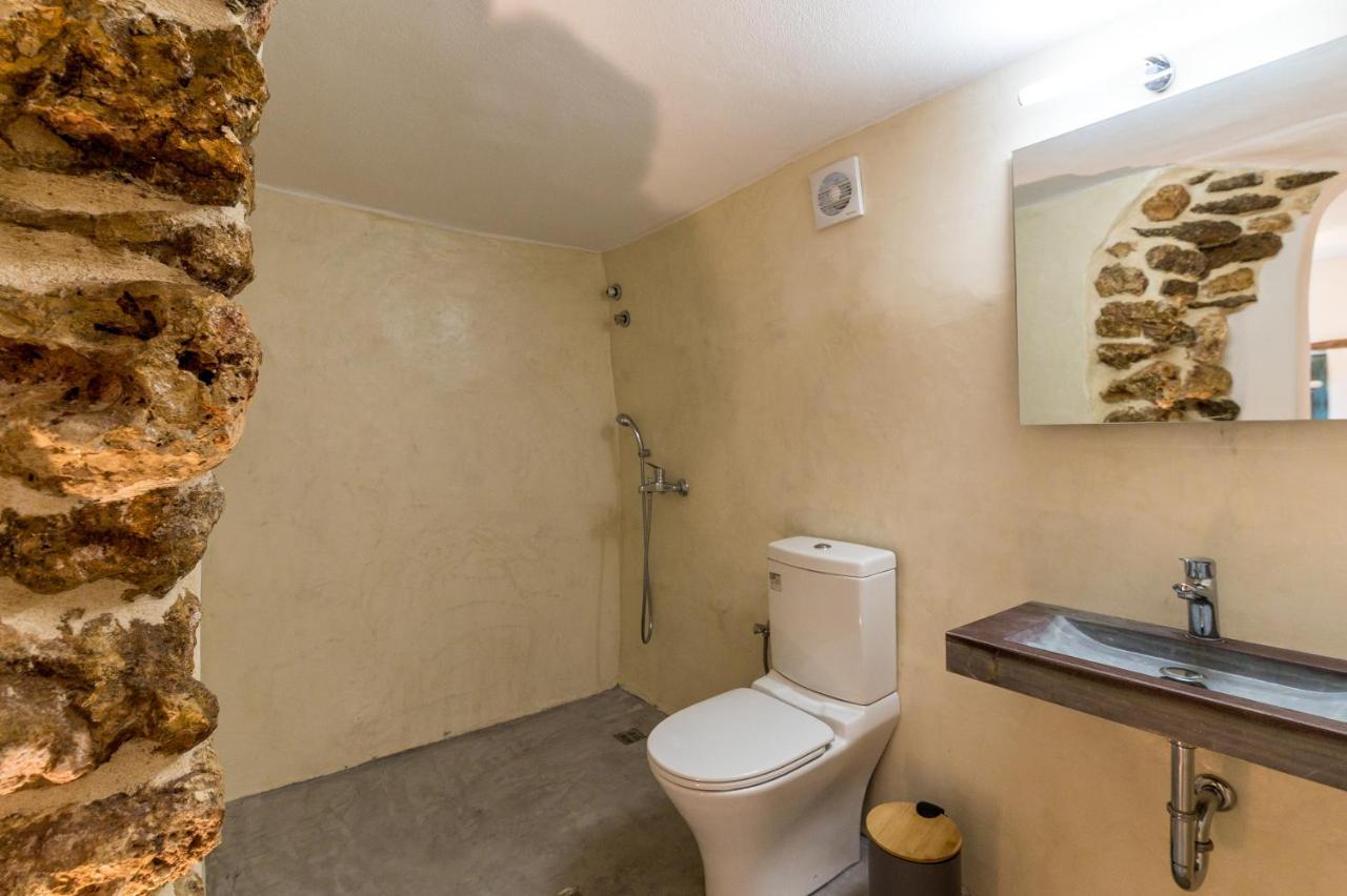 Amvikas Suites-Sitia Luaran gambar